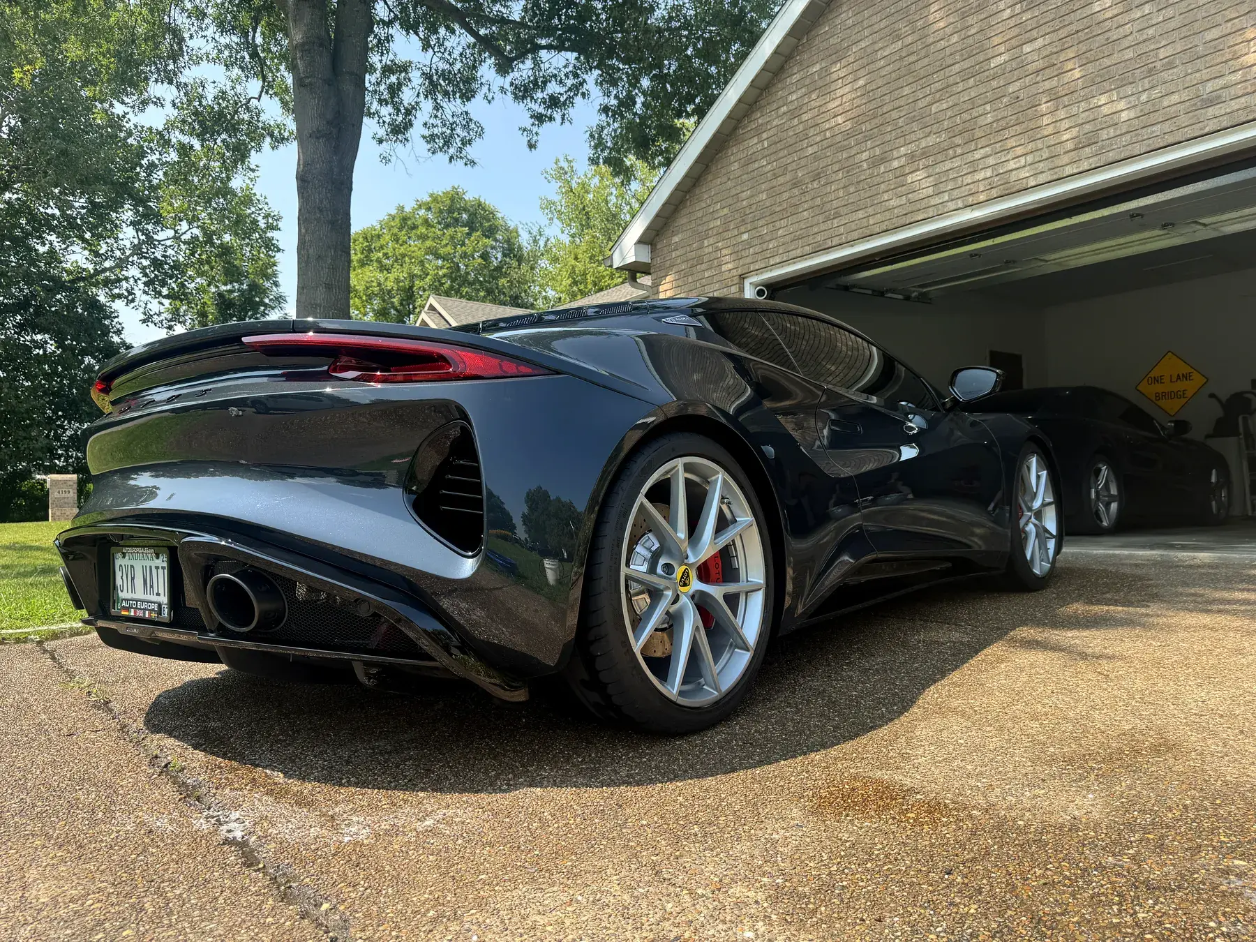 Porsche with a high-gloss detailed finish